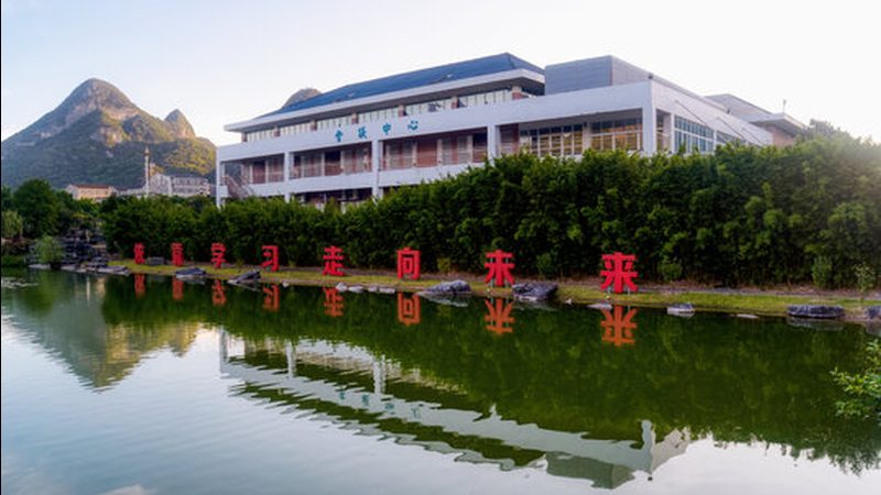 PCBA加工与OEM代工：揭秘背后的差异与选择之道